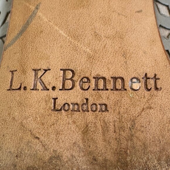 LK Bennett Grey Pumps with Pierced Floral Motif, EU 40 - Picture 9 of 16